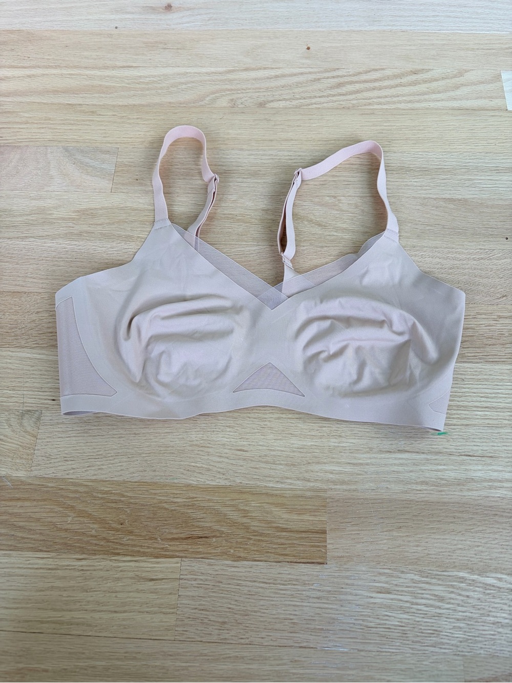 Honeylove CrossOver Wireless Bra Sand Beige Size Medium Smoothing